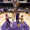 NBA篮球比赛现场 - 湖人队对阵勇士队